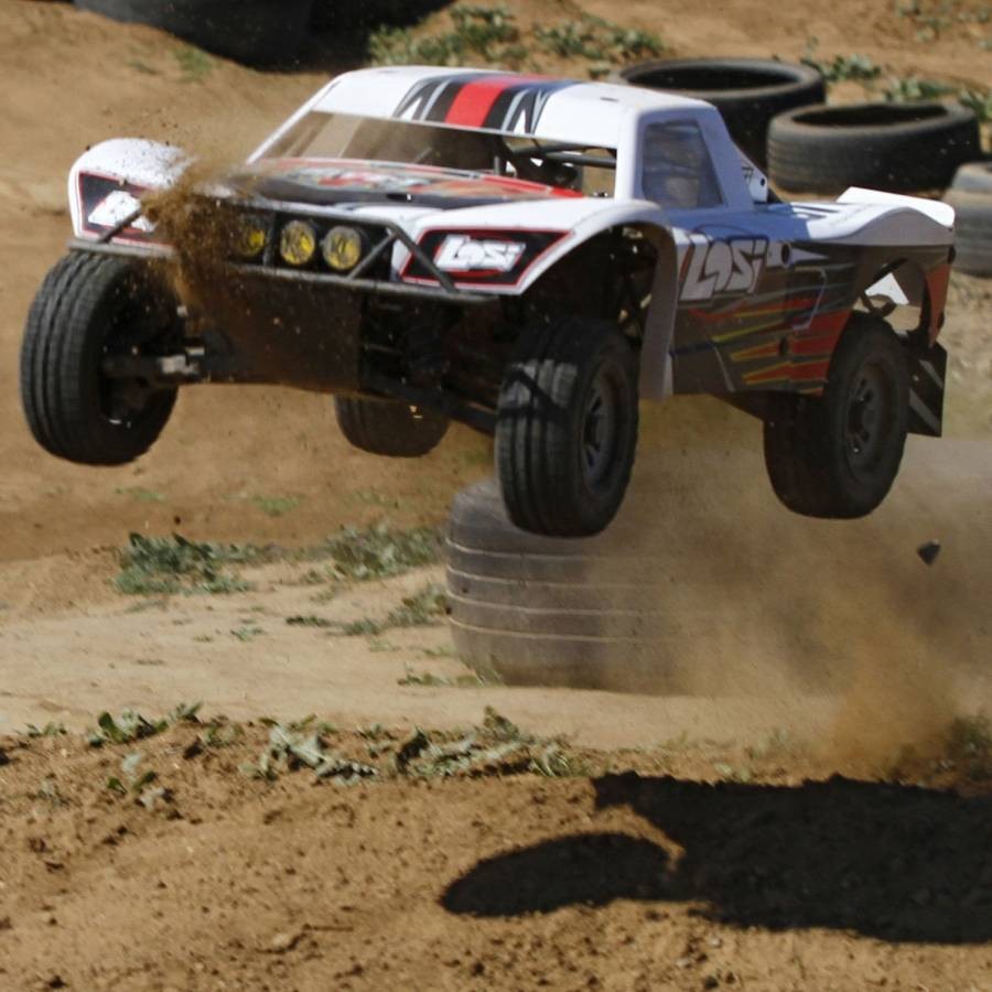 Losi 5ive t на радиоуправлении на бензине