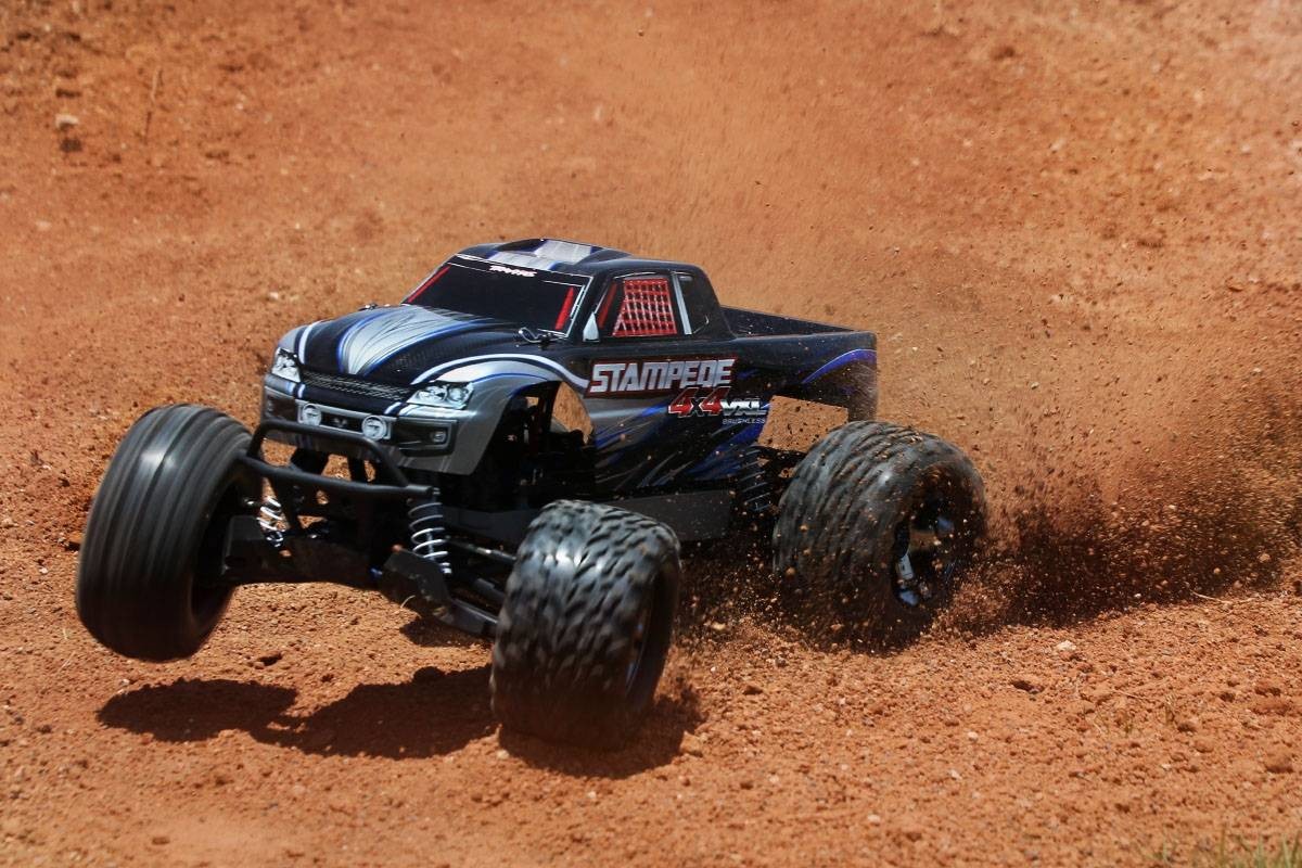 traxxas rustler 4x4 vxl silver edition