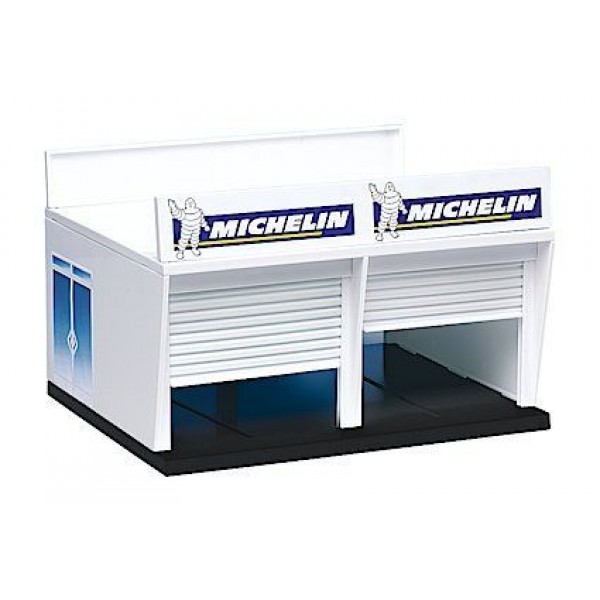 Carrera of America Pit Stop Lane, 1 Double Garage with Railing