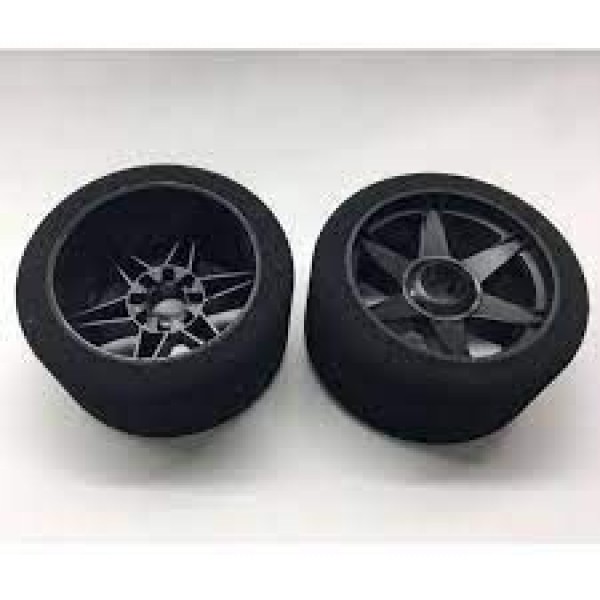 HOT RACE FRONT TYRES 1\8 SHORE 32 ON CARBON RIMS