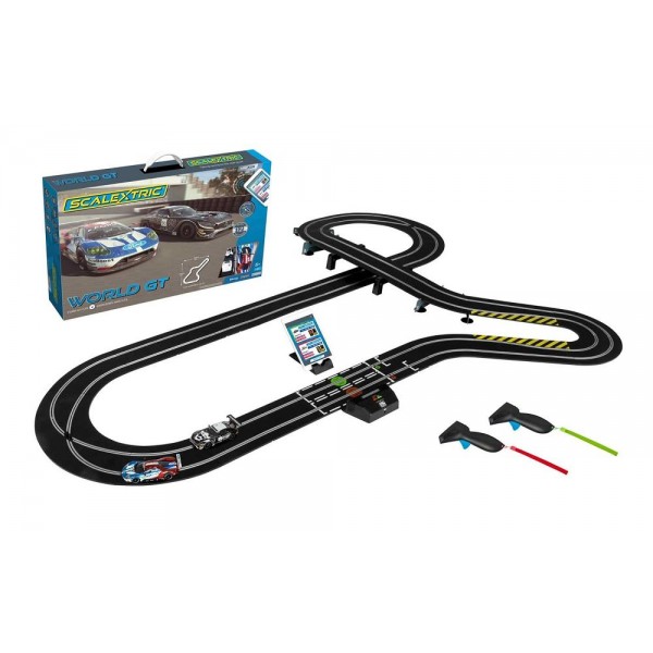 Scalextric ARC AIR World GT (Ford GT GTE v Mercedes AMG GT3)